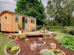 Luxury Shepherds Hut